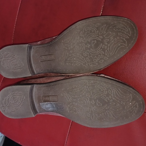 Cobb Hill Shoes Women's 7.5M Burgundy Loafers Slip On Leather - Picture 4 of 7